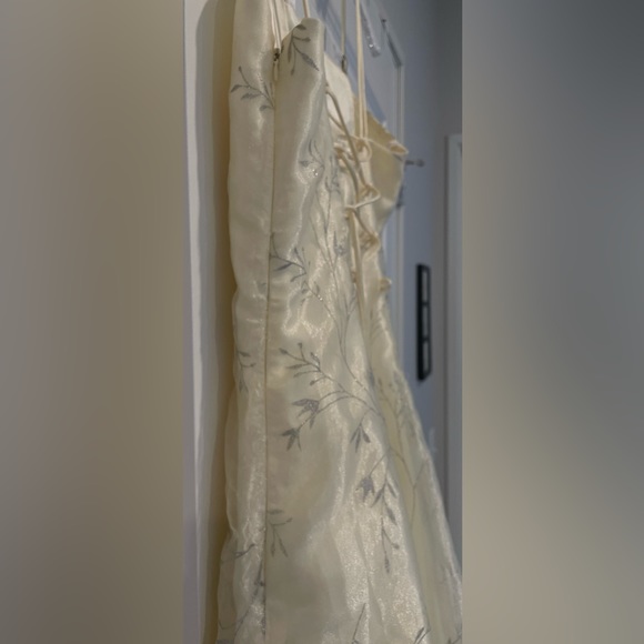 Yellow dress with beautiful silver flower detailing! - Picture 5 of 8